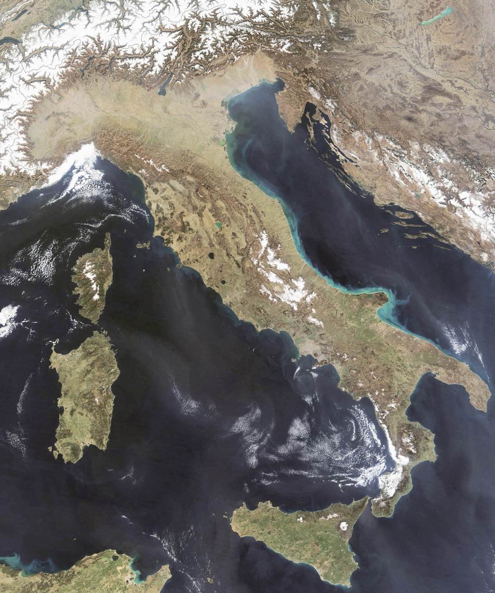 satellite_image_of_italy